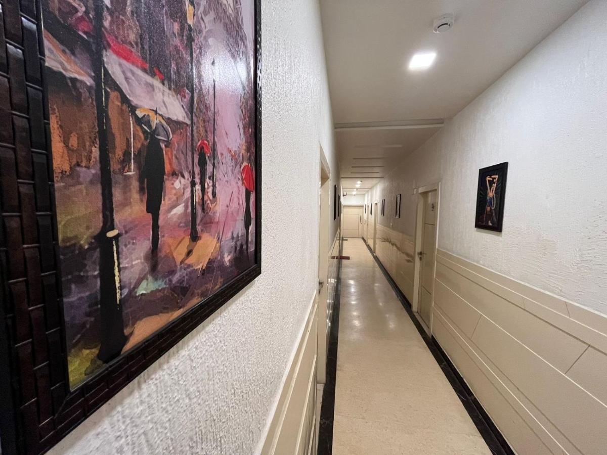 Hotel Sahib'S Red Carpet - Family & Corporate Hotel Chain 아그라 외부 사진