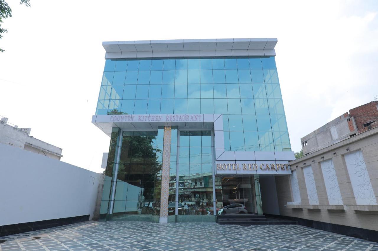 Hotel Sahib'S Red Carpet - Family & Corporate Hotel Chain 아그라 외부 사진